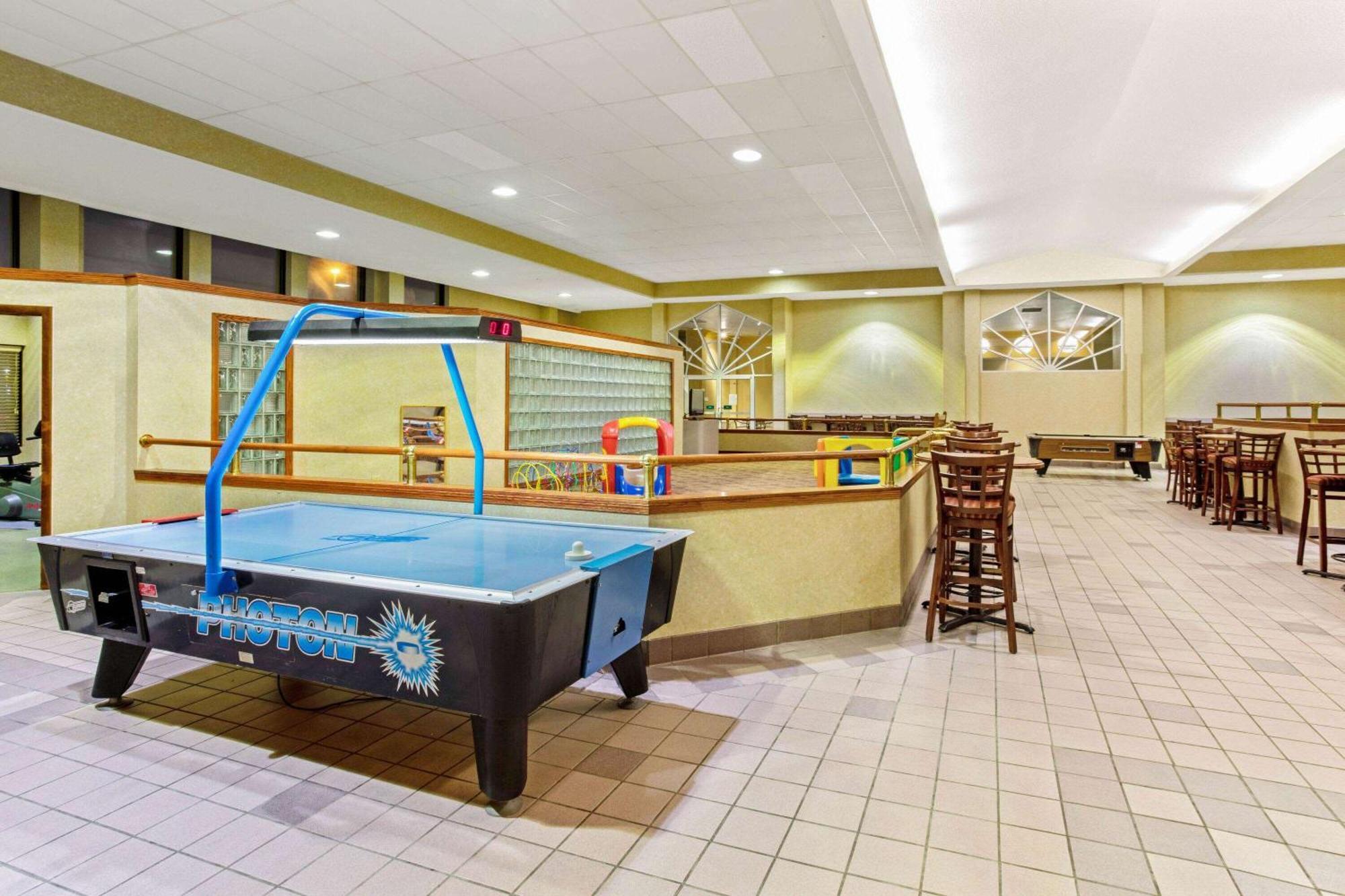 La Quinta By Wyndham Appleton College Avenue Hotell Eksteriør bilde